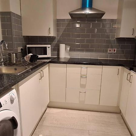 Private 2 Bed Flat Close To Excel & City Airport Londres Exterior foto