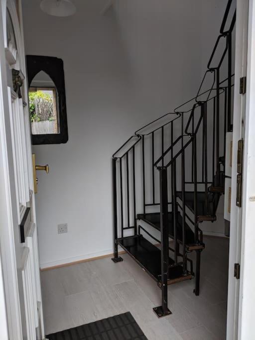 Private 2 Bed Flat Close To Excel & City Airport Londres Exterior foto
