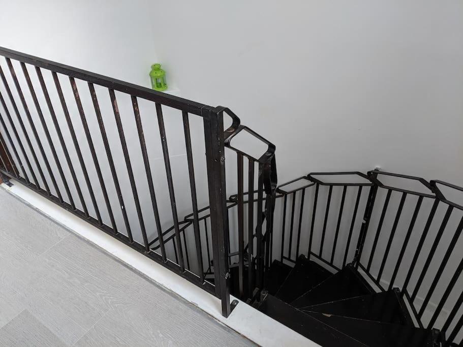 Private 2 Bed Flat Close To Excel & City Airport Londres Exterior foto